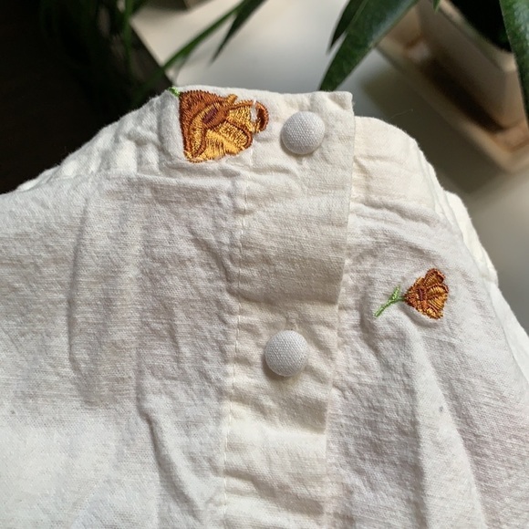 𝅺FOREVER21 Floral Embroidered Romper White - Picture 2 of 7